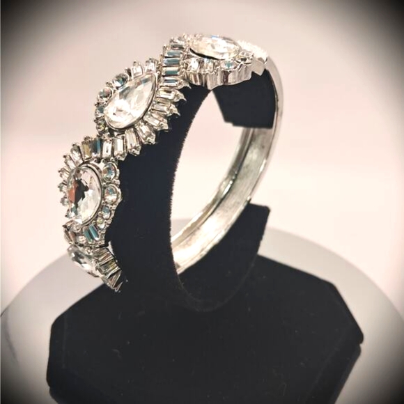 Vintage Kramer Art Nouveau Bold Rhinestone Bracelet Hinge Clasp Siver Clear CZ - Picture 1 of 10